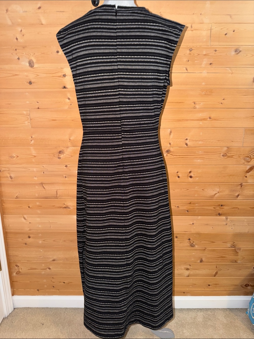 Ann Taylor Loft Sleeveless Black and white Striped Midi Dress Sz 10 - Picture 2 of 2